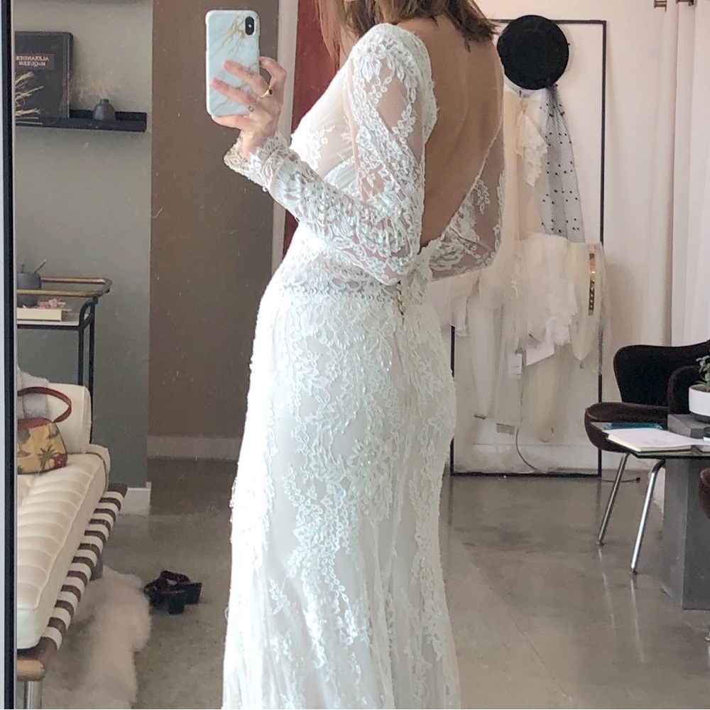 Elegant White Wedding Dress